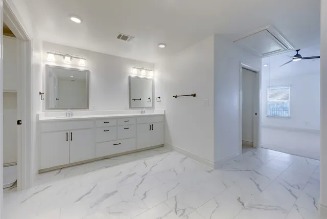 $480,000 | 2105 Tiger Trail, Unit 301, Round Rock, TX 78664