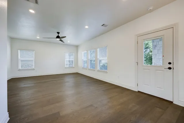 $480,000 | 2105 Tiger Trail, Unit 301, Round Rock, TX 78664