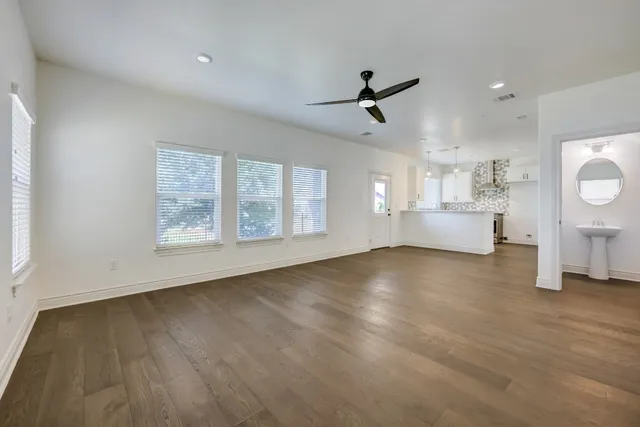 $480,000 | 2105 Tiger Trail, Unit 301, Round Rock, TX 78664