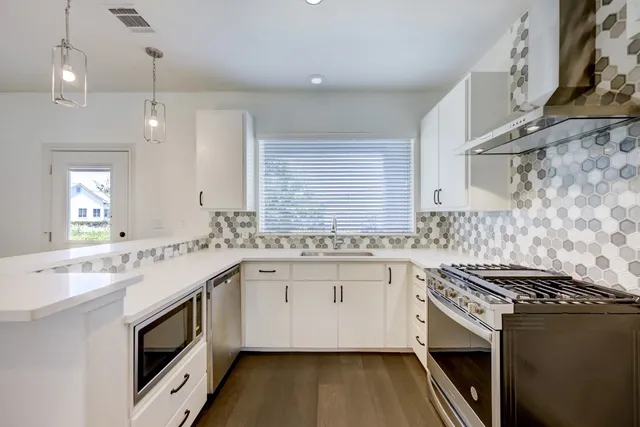 $480,000 | 2105 Tiger Trail, Unit 301, Round Rock, TX 78664