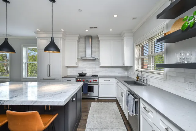 $8,000 | 460 Pennsylvania Avenue, Unit A1, Glen Ellyn, IL 60137