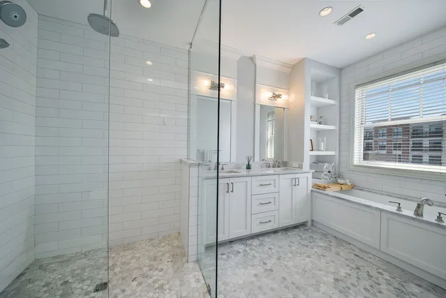 $8,000 | 460 Pennsylvania Avenue, Unit A1, Glen Ellyn, IL 60137