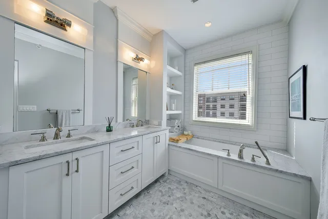 $8,000 | 460 Pennsylvania Avenue, Unit A1, Glen Ellyn, IL 60137