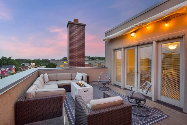 $8,000 | 460 Pennsylvania Avenue, Unit A1, Glen Ellyn, IL 60137