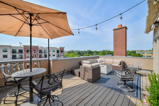 $8,000 | 460 Pennsylvania Avenue, Unit A1, Glen Ellyn, IL 60137