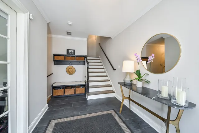 $8,000 | 460 Pennsylvania Avenue, Unit A1, Glen Ellyn, IL 60137