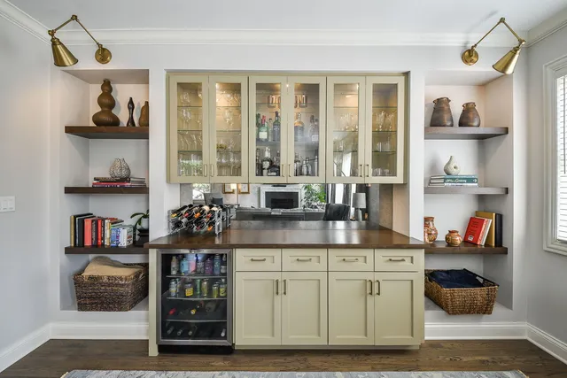 $8,000 | 460 Pennsylvania Avenue, Unit A1, Glen Ellyn, IL 60137