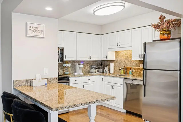 $214,900 | 78 10th Street East, Unit 1710, St. Paul, MN 55101