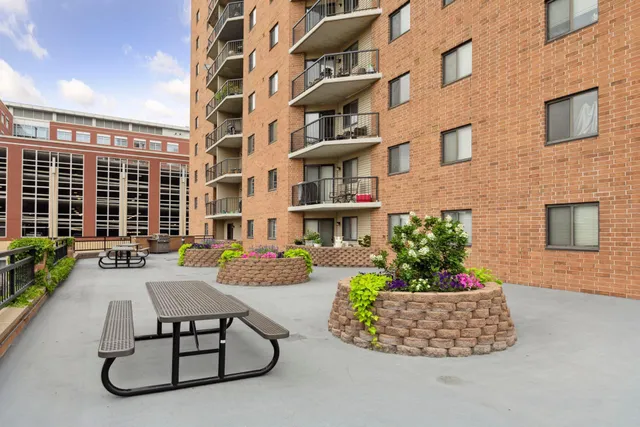 $214,900 | 78 10th Street East, Unit 1710, St. Paul, MN 55101