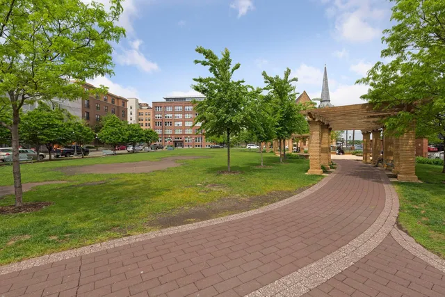 $214,900 | 78 10th Street East, Unit 1710, St. Paul, MN 55101