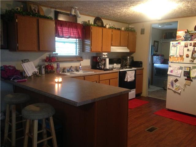 2061 Bell Road Watertown, TN 37184 - Photo 8 of 15 Check out all the cabinet space!! Appliances stay!