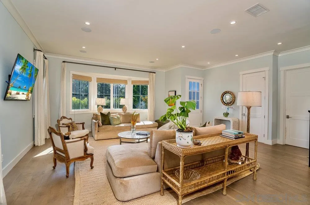 5769 Waverly Avenue La Jolla, CA 92037 - Photo 6 of 30 a living room with furniture
