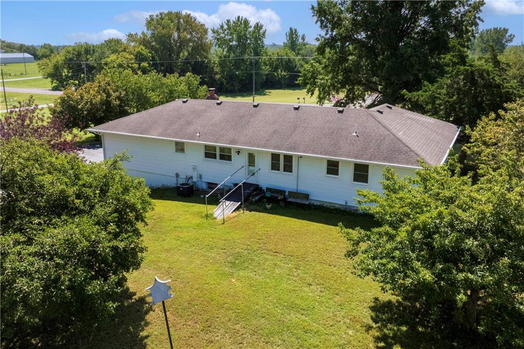 16670 Leavenworth Road Basehor, KS 66007 - Photo 37 of 50 Gallery Image 37