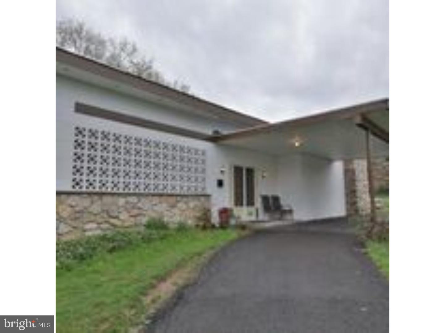 593 Lowell Road Warminster, PA 18974 - Photo 6 of 25 Gallery Image 6