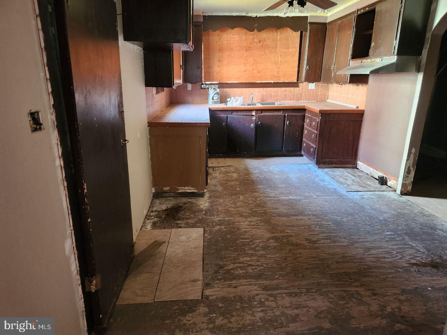 91 West Broadway Salem, NJ 08079 - Photo 12 of 20 a view of kitchen with a sink