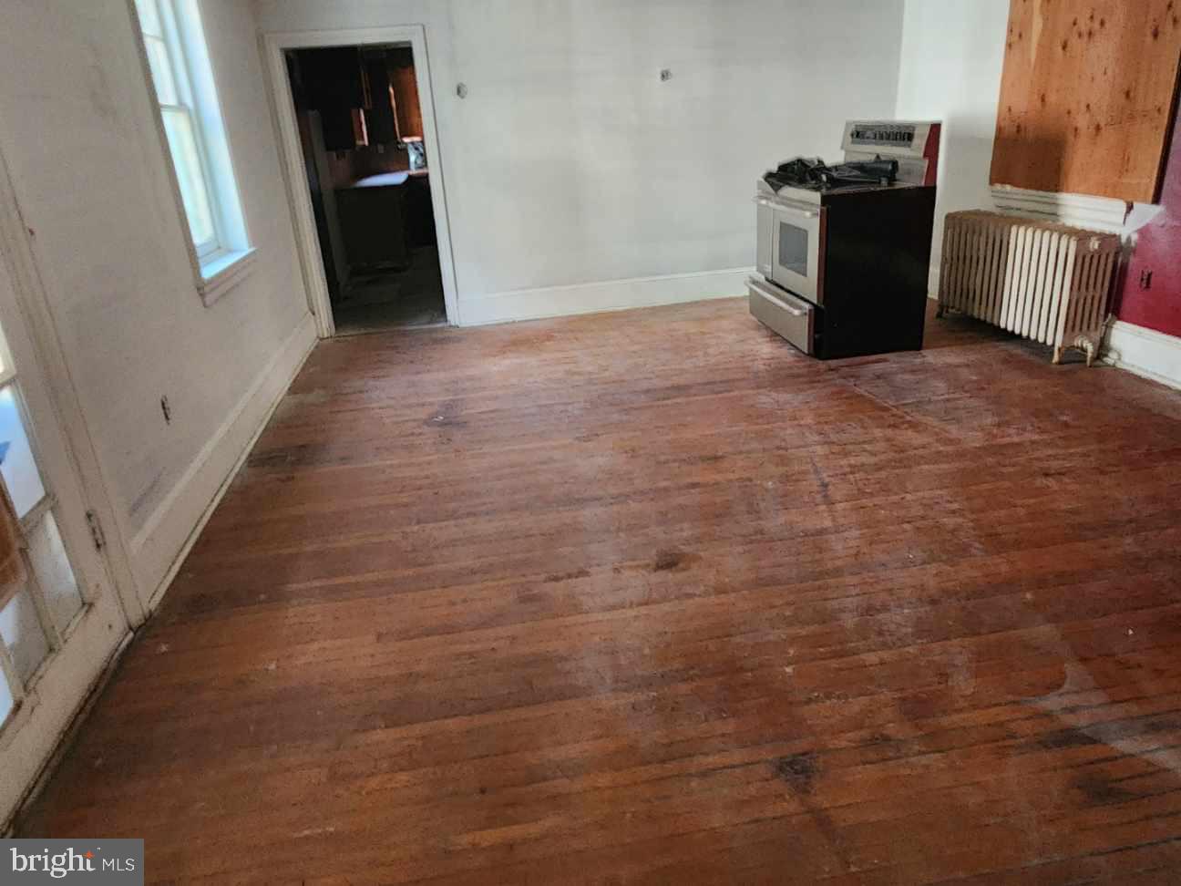 91 West Broadway Salem, NJ 08079 - Photo 14 of 20 a view of a closet