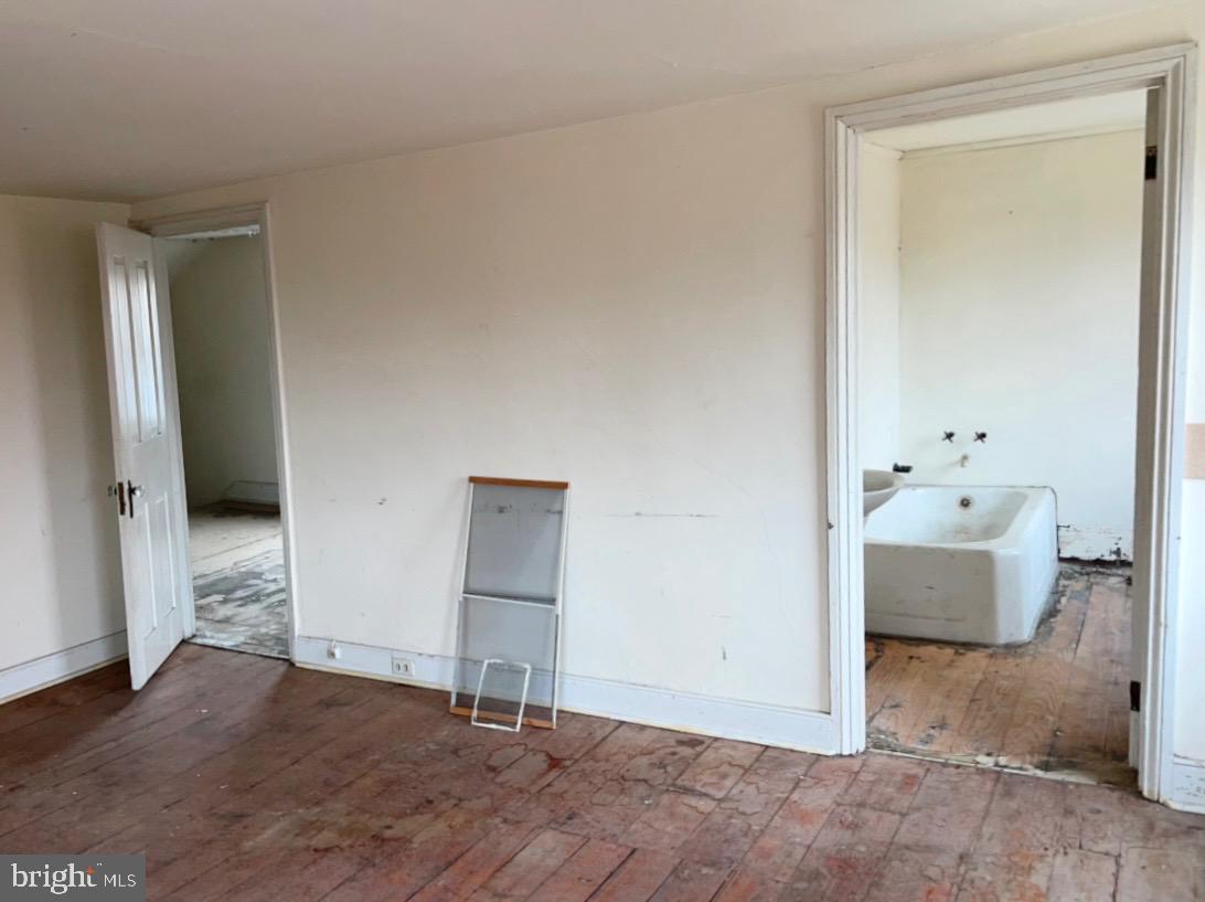 91 West Broadway Salem, NJ 08079 - Photo 18 of 20 a view of an empty room