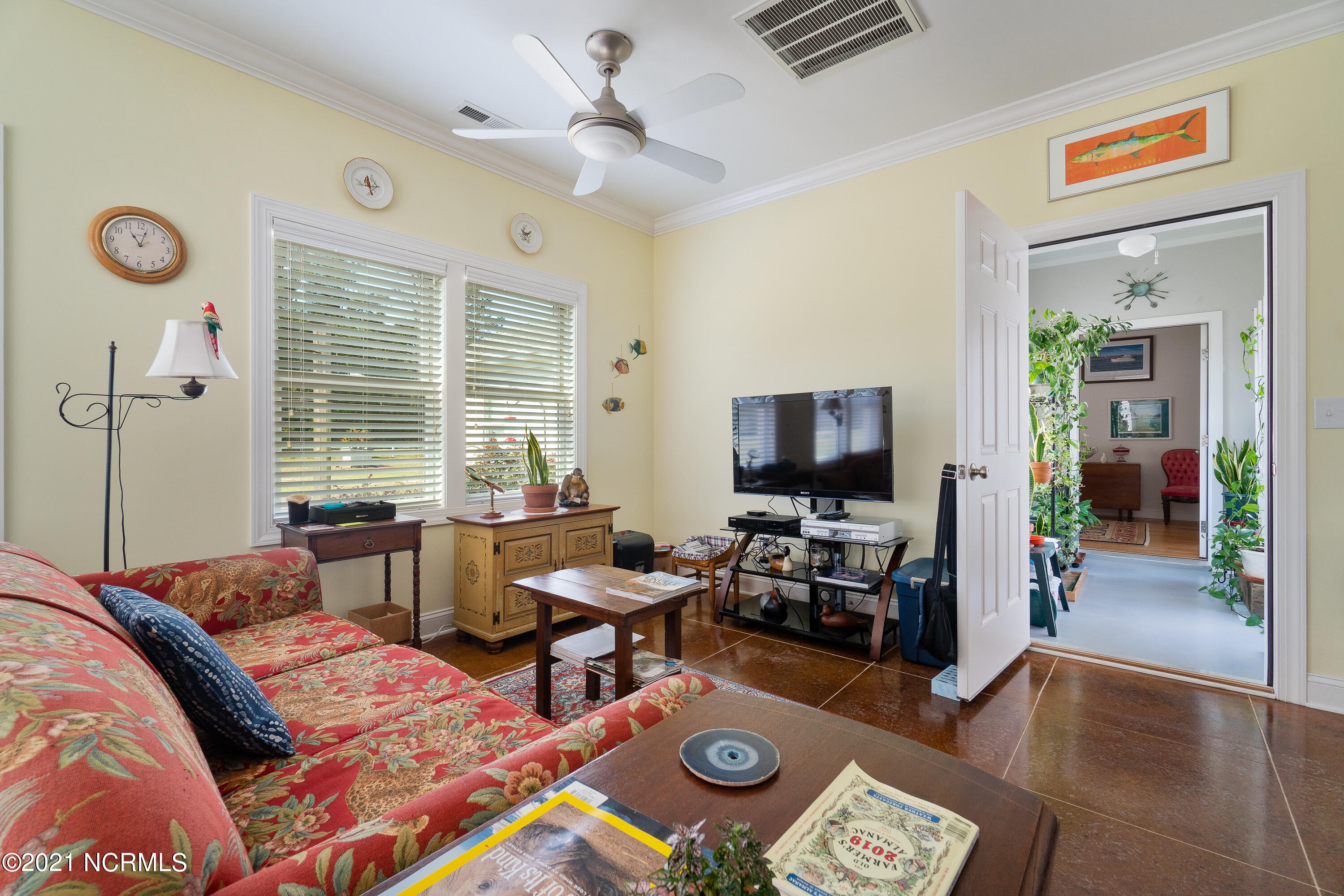 910 Roberts Road Newport, NC 28570 - Photo 8 of 20 Family Room