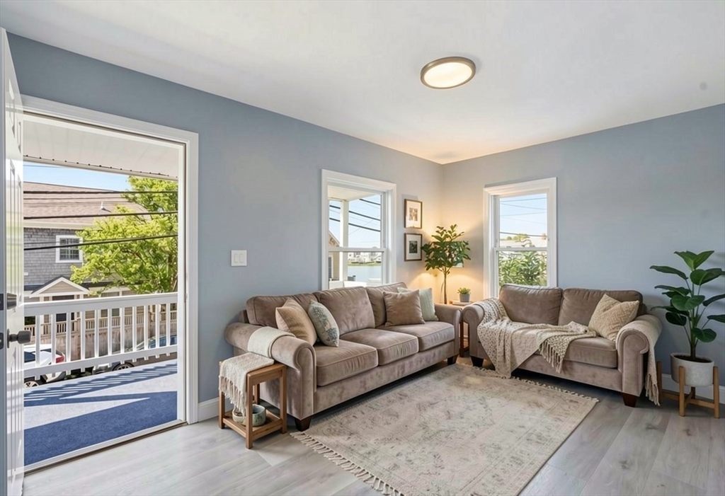 26 Bay Street, Unit 1 Hull, MA 02045 - Photo 4 of 26