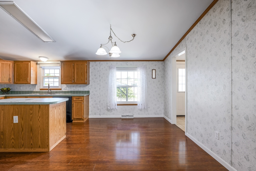 89 Celebration Circle Chicopee, MA 01020 - Photo 12 of 28