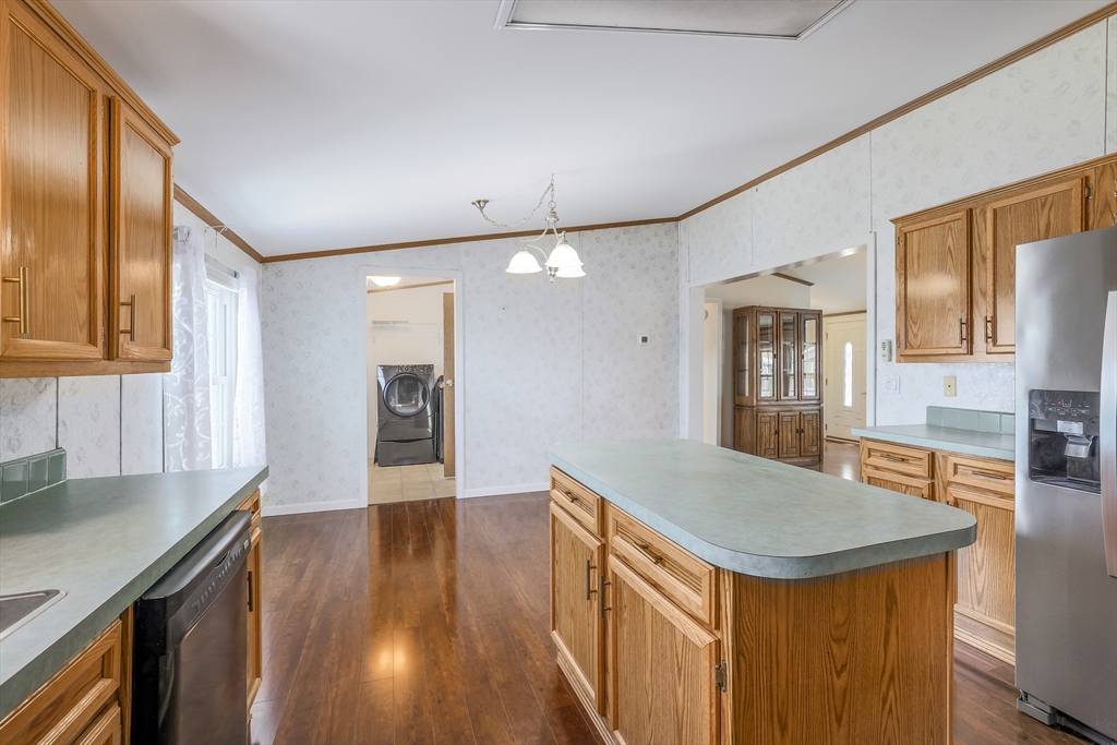 89 Celebration Circle Chicopee, MA 01020 - Photo 15 of 28