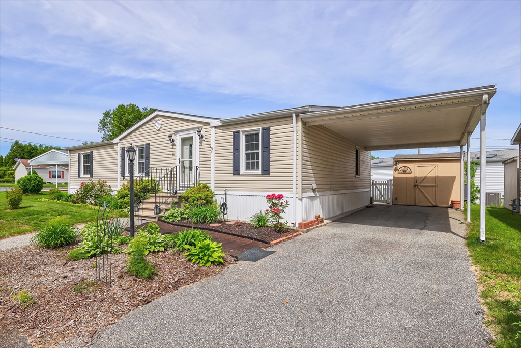 89 Celebration Circle Chicopee, MA 01020 - Photo 3 of 28