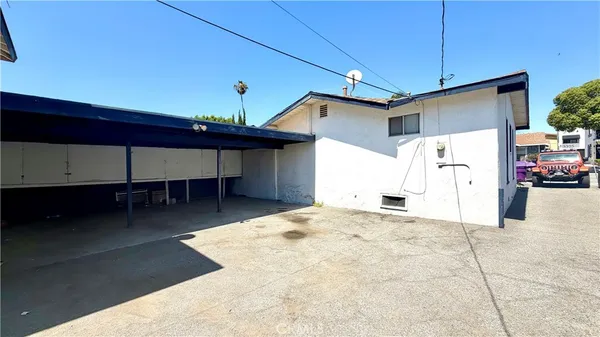 $2,250 | 3310 East Ransom Street, Unit 3, Long Beach, CA 90804