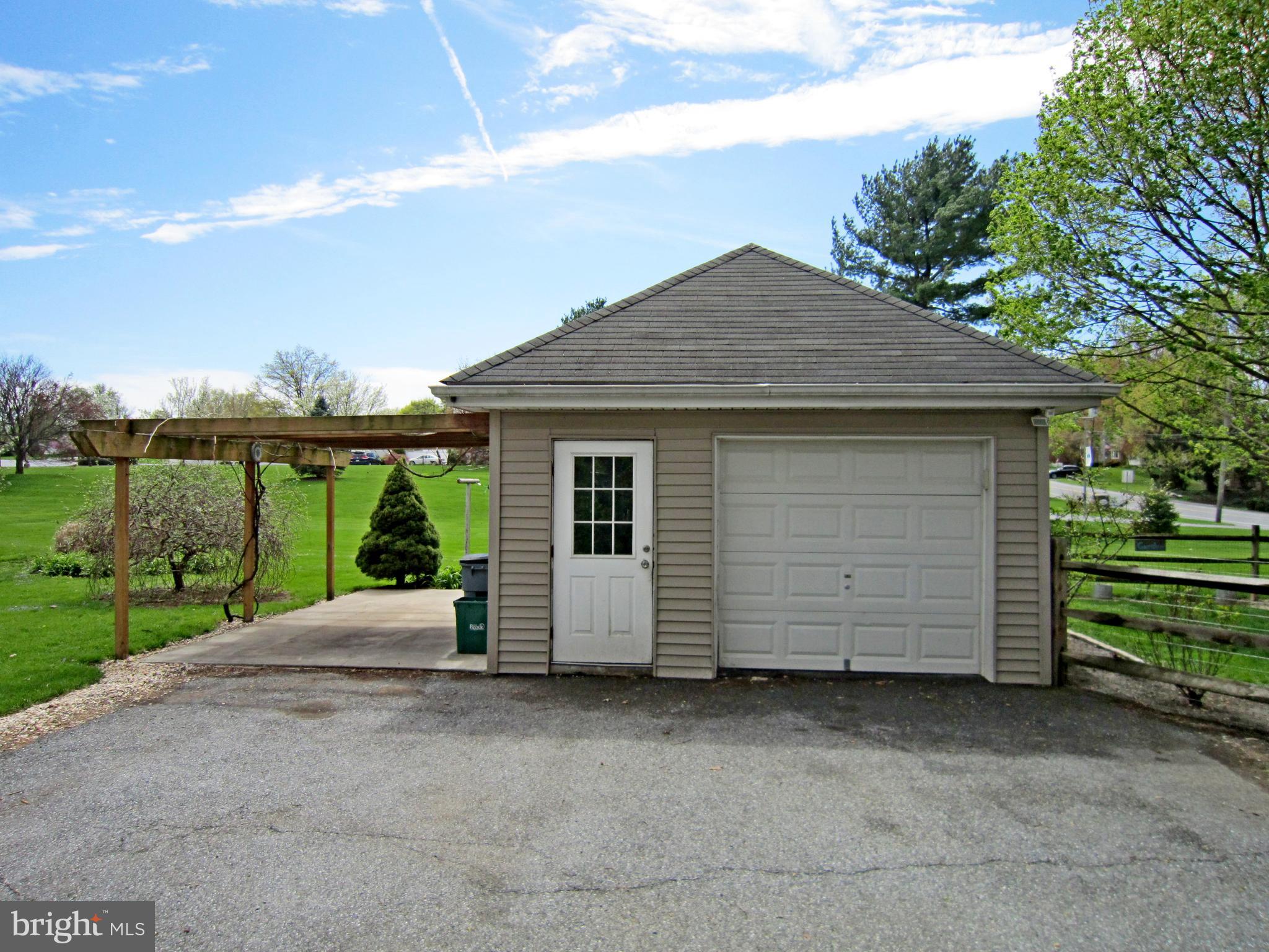 439 Woodcrest Avenue Lititz, PA 17543 - Photo 34 of 37 Gallery Image 34