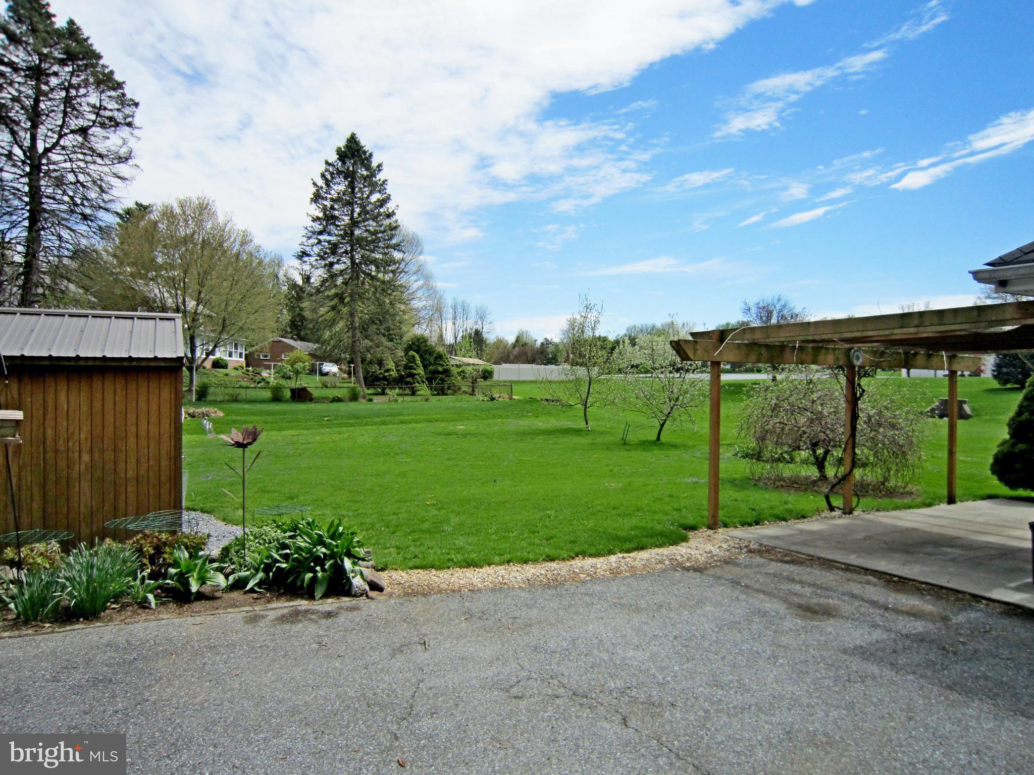 439 Woodcrest Avenue Lititz, PA 17543 - Photo 36 of 37 Gallery Image 36