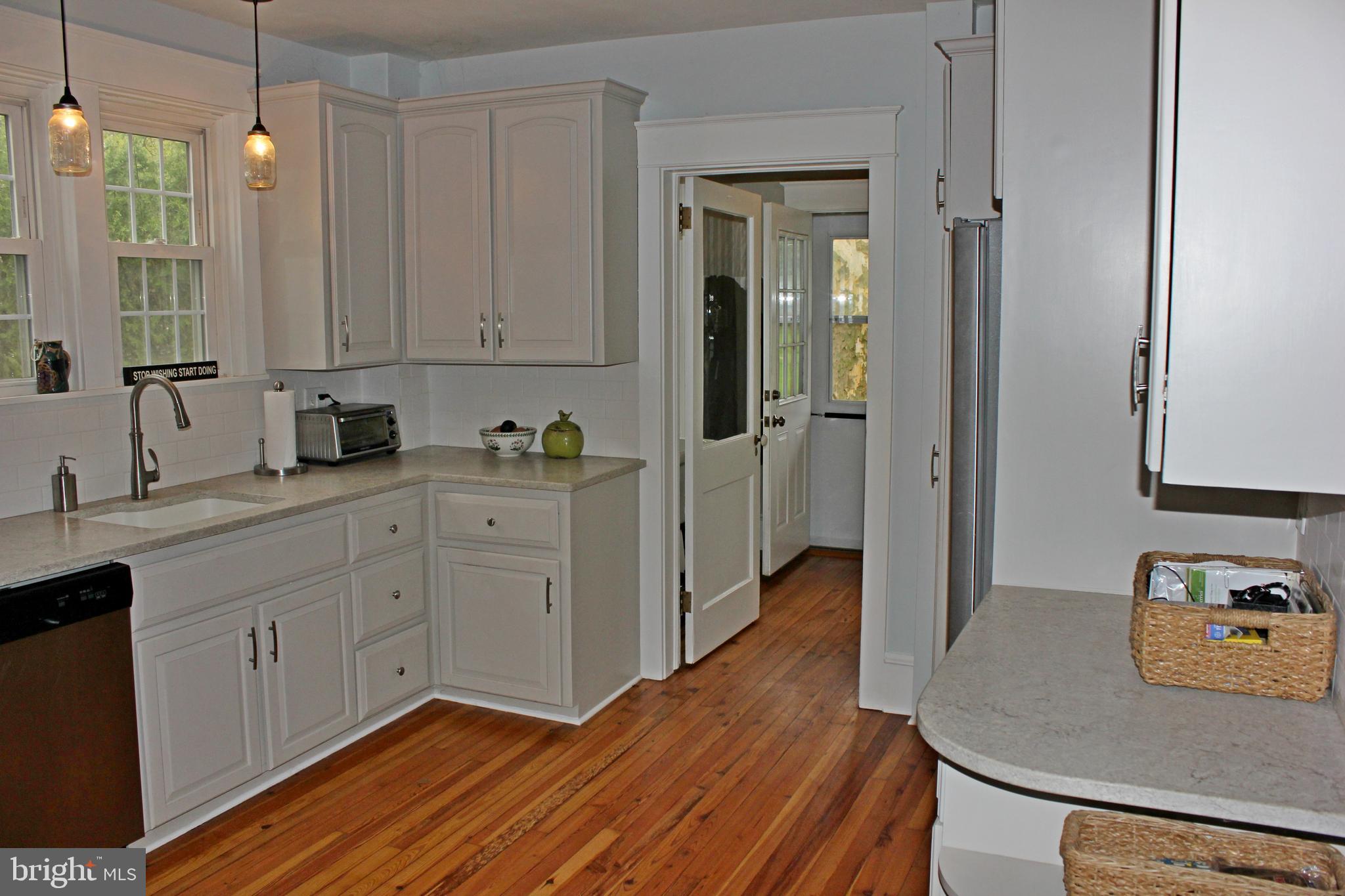 439 Woodcrest Avenue Lititz, PA 17543 - Photo 8 of 37 Gallery Image 8