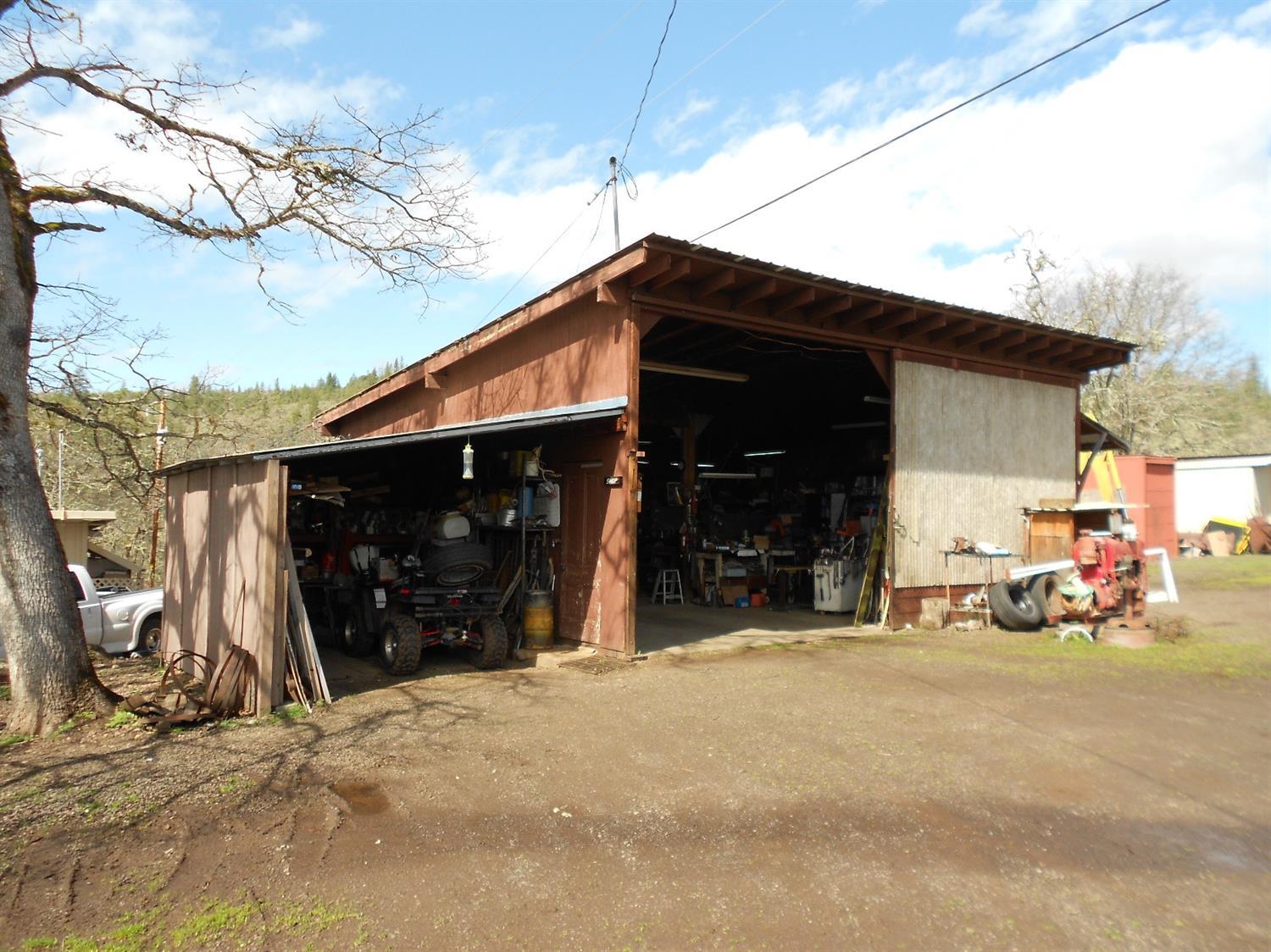 1888 South Obenchain Road Eagle Point, OR 97524 - Photo 20 of 34