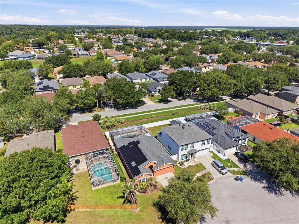 704 Parsons Pointe Street Seffner, FL 33584 - Photo 5 of 36