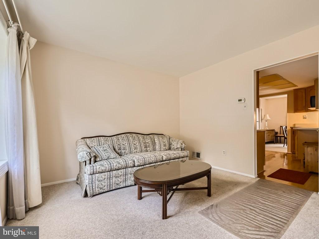 9921 Boise Road Laurel, MD 20708 - Photo 7 of 26 Living Room