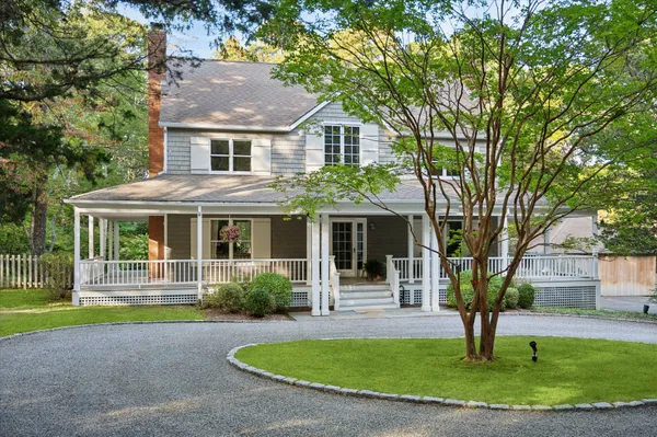 $3,750,000 | 10 Oak Drive, Sag Harbor, NY 11963