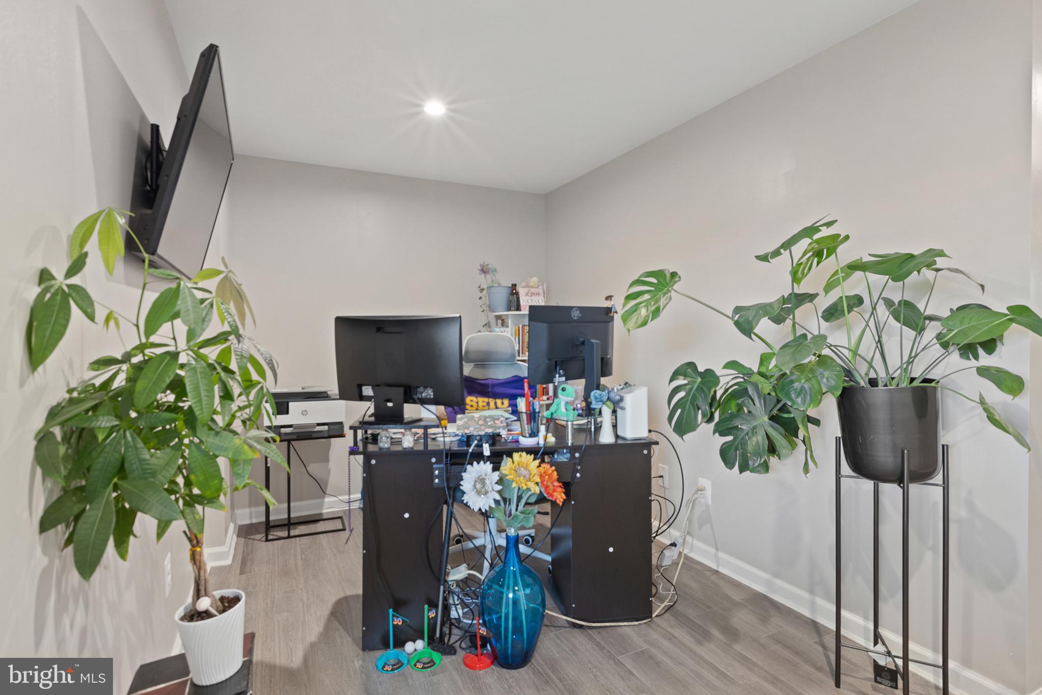 1049 Wickersham Way Middletown, DE 19709 - Photo 7 of 33 a dining room filled with furniture