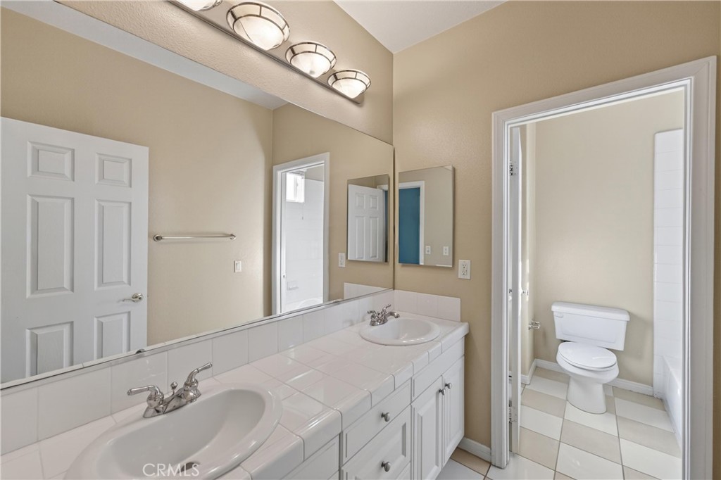 16154 Skyridge Drive Riverside, CA 92503 - Photo 20 of 30 Bathroom #2