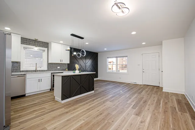 $274,985 | 1005 West 103rd Street, Chicago, IL 60643