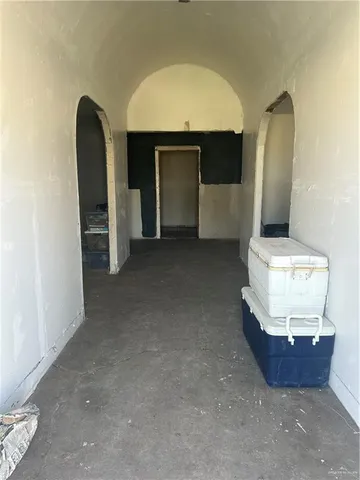 a view of livingroom with furniture