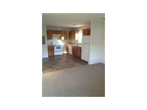415 Packing House Road, Unit 18 Kingsport, TN 37660 - Photo 3 of 14 Living room
