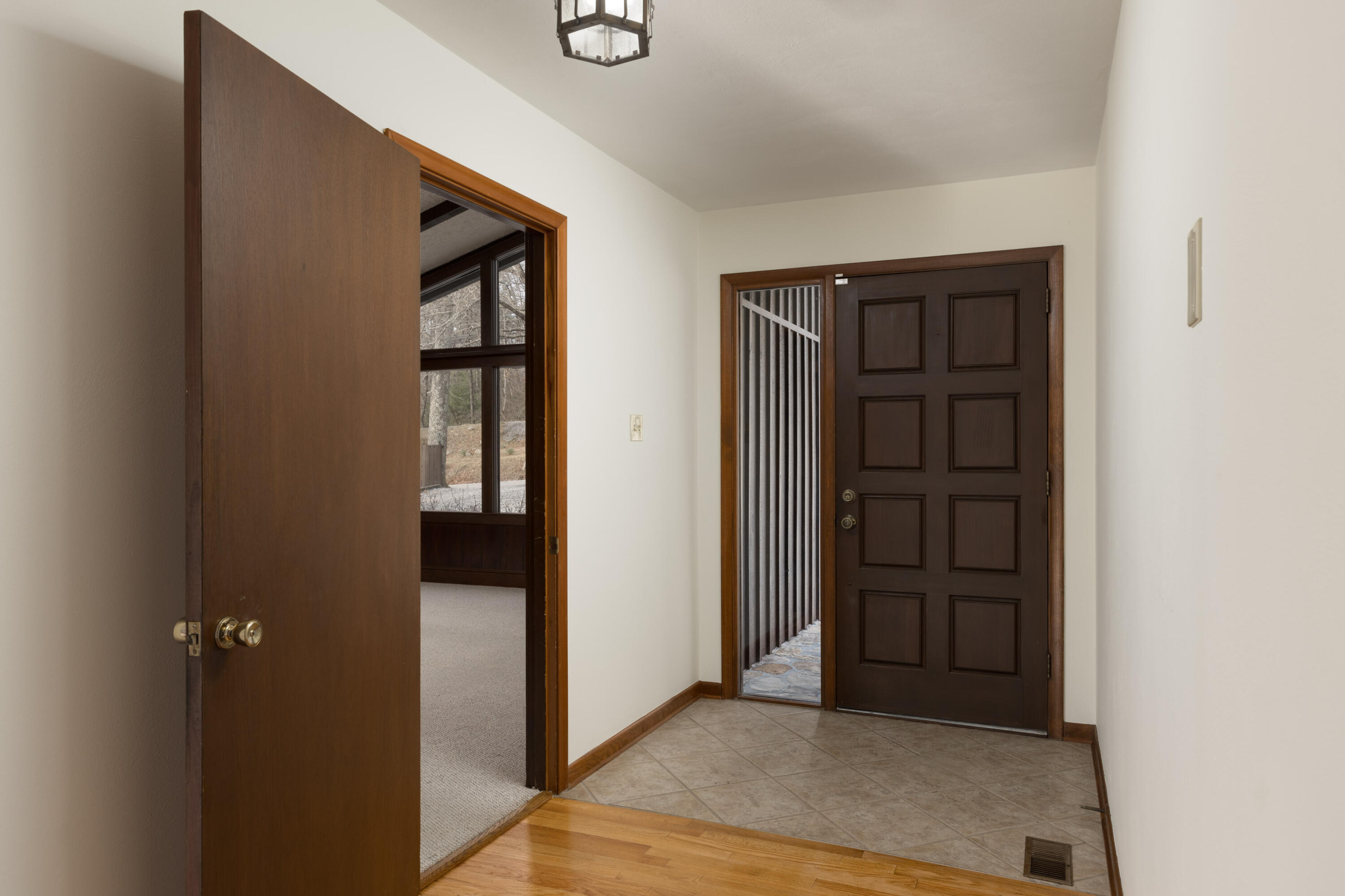 2204 Fairmount Pike Walden, TN 37377 - Photo 16 of 64 Foyer, main Level