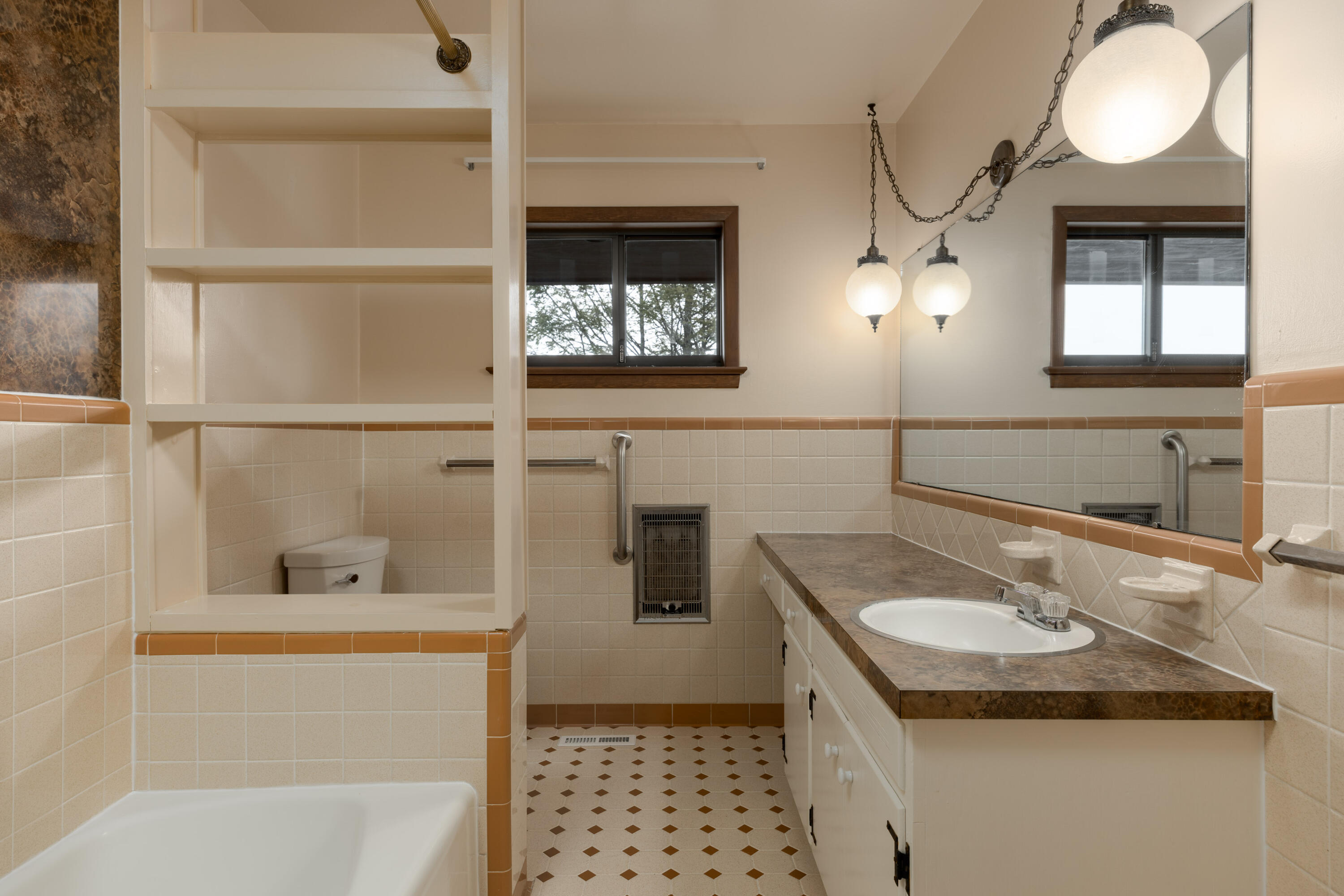 2204 Fairmount Pike Walden, TN 37377 - Photo 31 of 64 Full Bath, Main Level