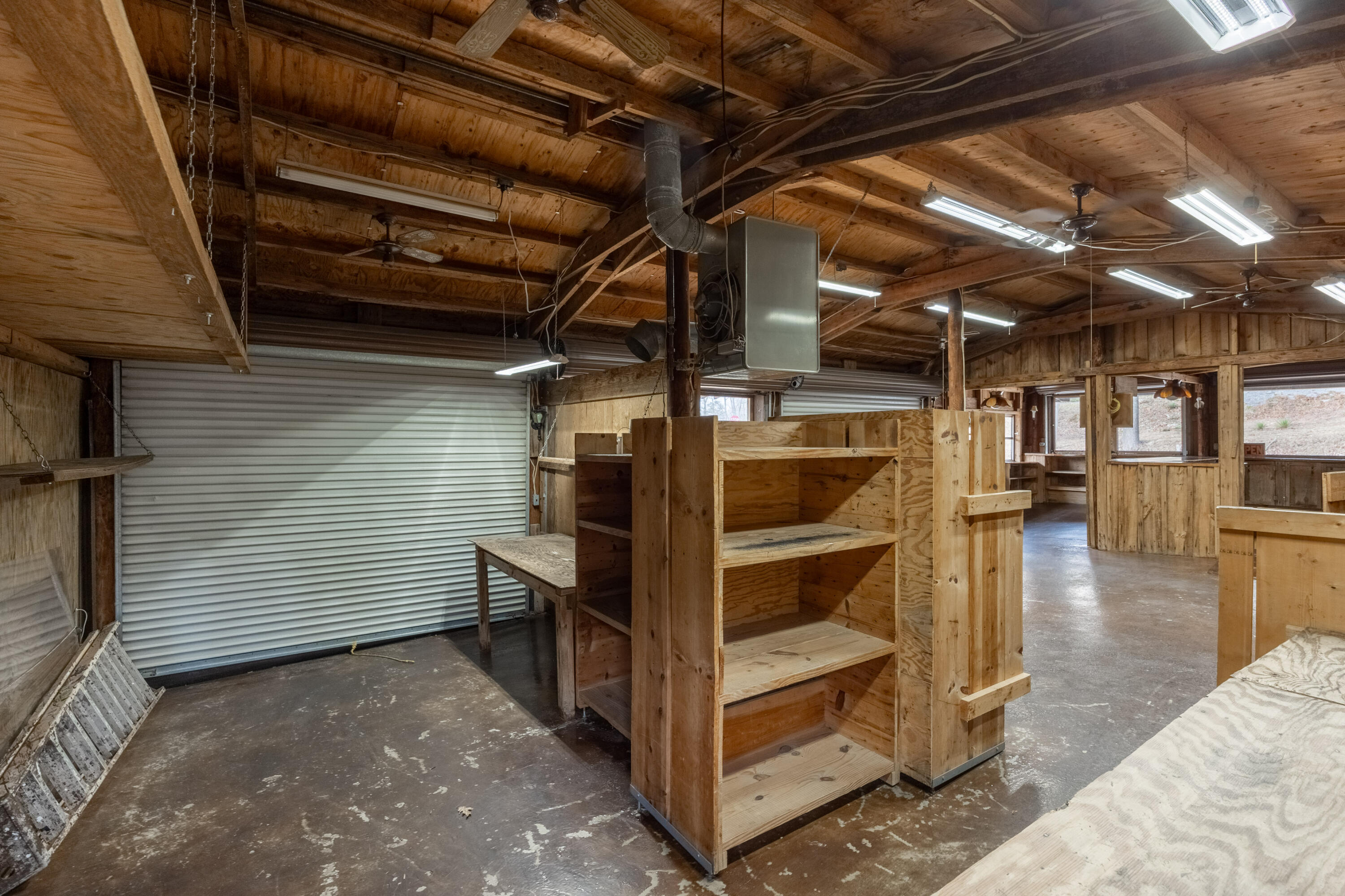 2204 Fairmount Pike Walden, TN 37377 - Photo 51 of 64 Fruit Stand Shop