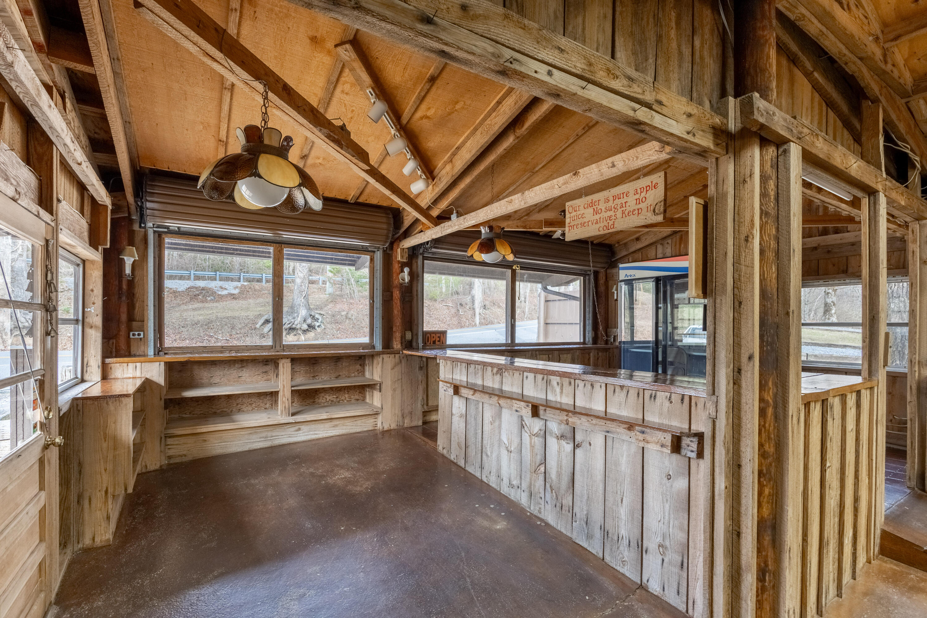 2204 Fairmount Pike Walden, TN 37377 - Photo 52 of 64 Fruit Stand Shop