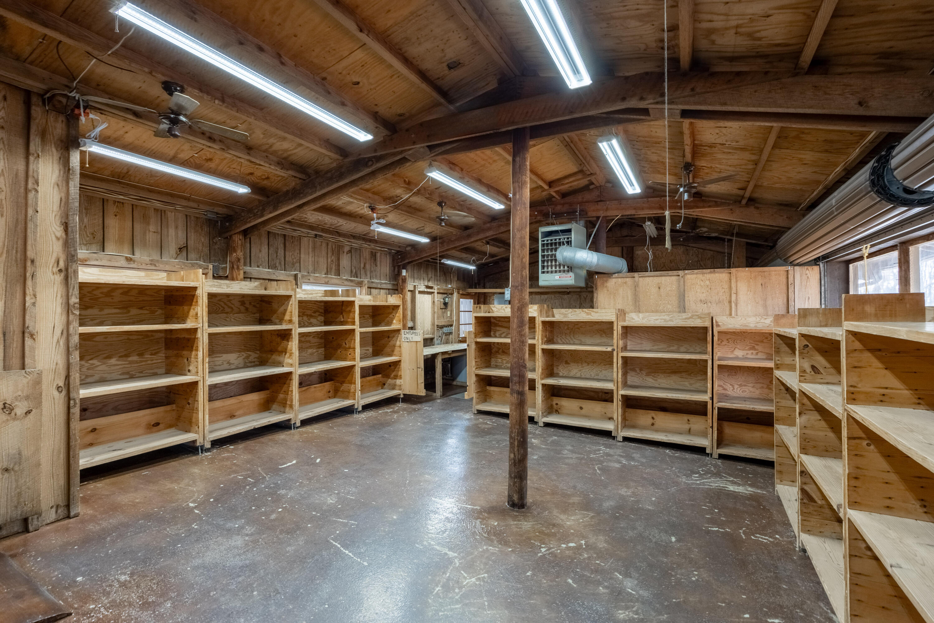 2204 Fairmount Pike Walden, TN 37377 - Photo 53 of 64 Fruit Stand Shop