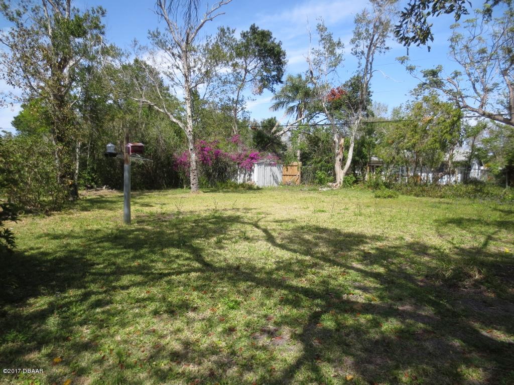 1639 Ridge Avenue Daytona Beach, FL 32117 - Photo 10 of 16 Backyard