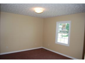 531 Berry Ridge Road Jonesborough, TN 37659 - Photo 8 of 22 Master bedroom