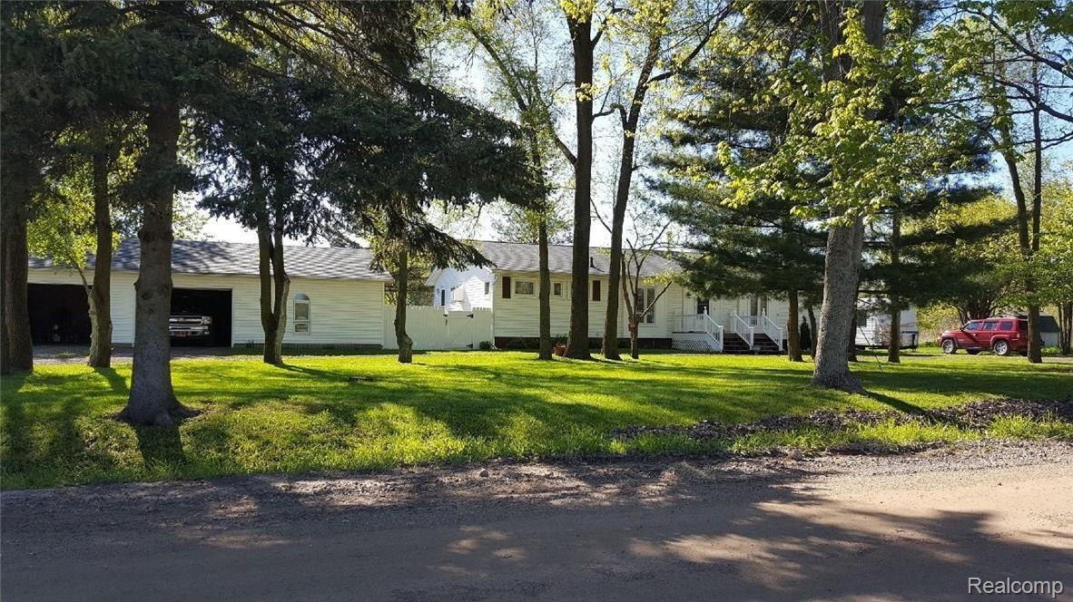 8945 North Robb Road Fowlerville, MI 48836 - Photo 1 of 9 Robb 2.jpg