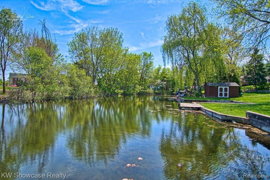 3348 Benstein Road Commerce Township, MI 48382 - Photo 36 of 40 Commerce Lake