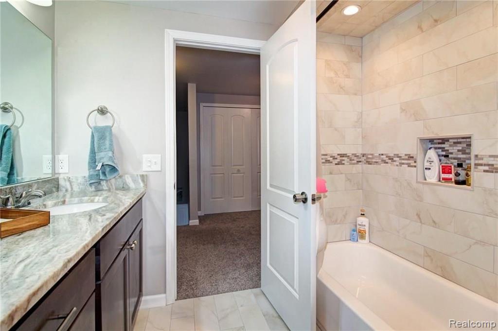 300 Shellbourne Drive Rochester Hills, MI 48309 - Photo 33 of 45
