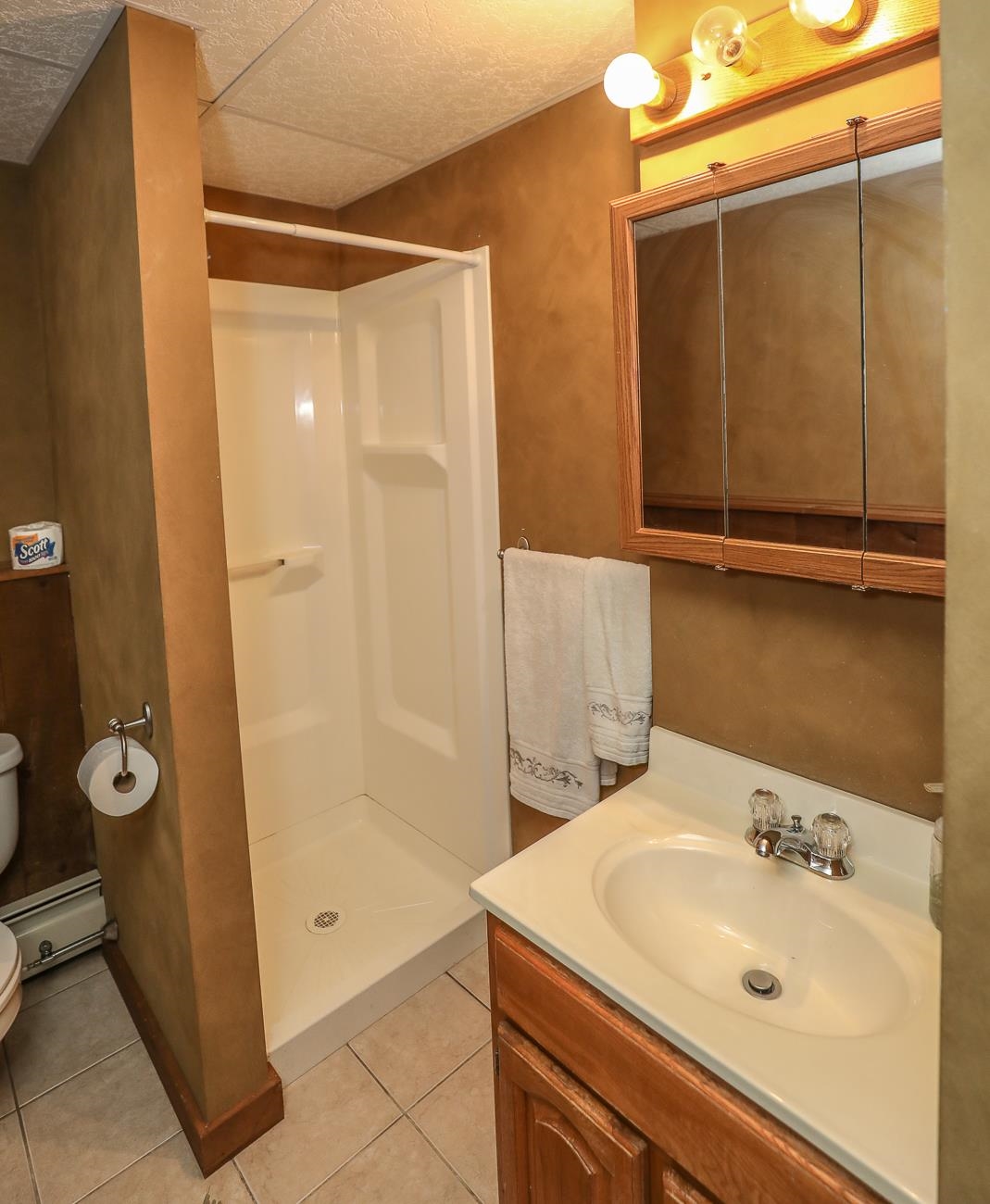 16 Sheldon Road Derry, NH 03038 - Photo 24 of 40